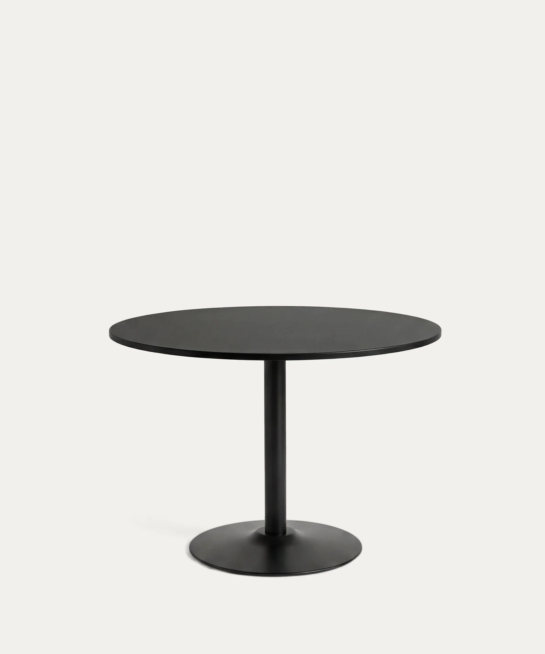 Mesa Nordika redonda 100cm negra base metálica negra comedor nórdico Venhoouse Chile