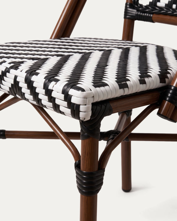 Detalle asiento tejido ratán sintético blanco negro silla parisina Venhoouse Chile
