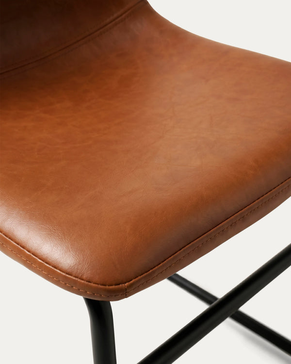 Detalle asiento cuero camel costuras silla Burgos comedor vista superior Venhoouse Chile