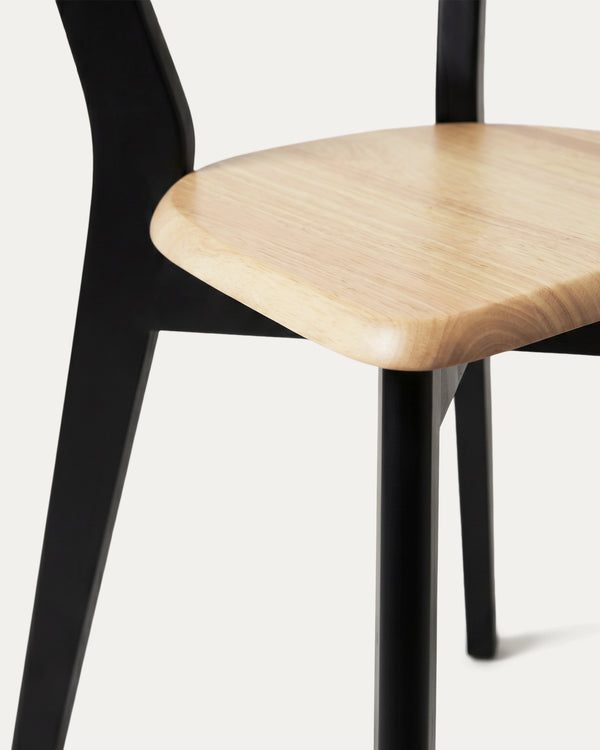 Detalle asiento madera natural silla Fresno comedor negra vista superior Venhoouse Chile