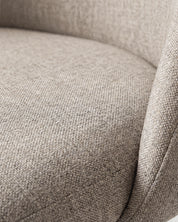 Detalle asiento tapizado lino beige arena piso bar Sora Venhoouse Chile