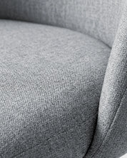 Detalle asiento tapizado lino gris piso bar Sora Venhoouse Chile