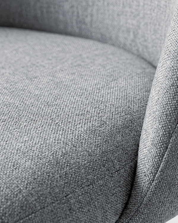 Detalle asiento tapizado lino gris piso bar Sora Venhoouse Chile