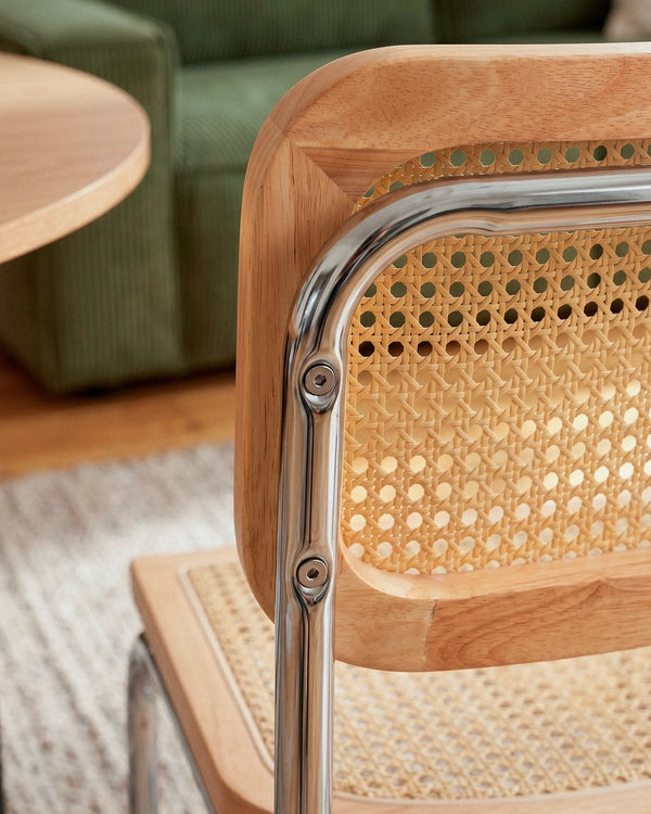 Detalle respaldo ratán natural tejido cannage silla Breuer comedor Venhoouse Chile
