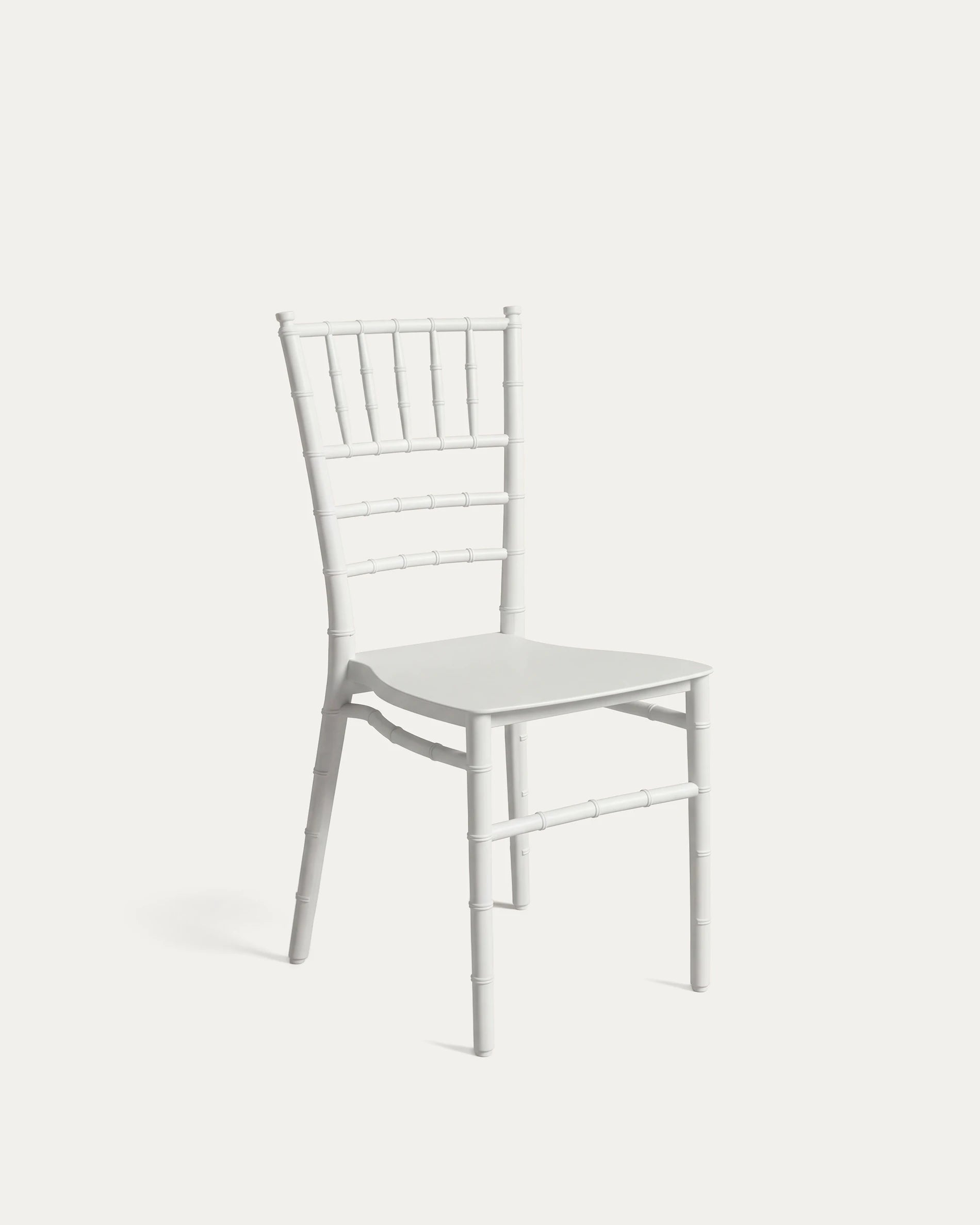 Silla Chiavari blanca polipropileno eventos bodas matrimonio apilable Venhoouse Chile