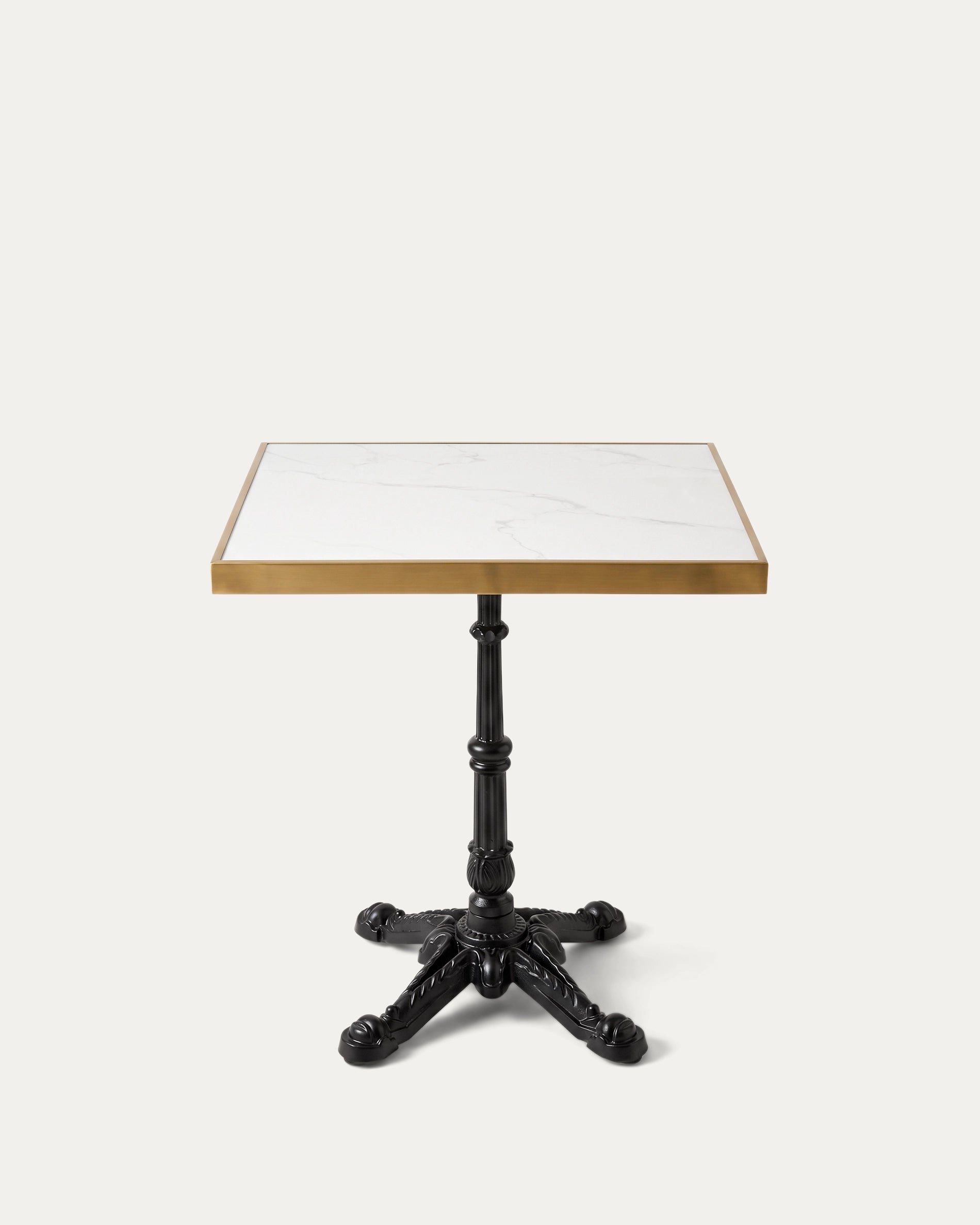 Mesa cuadrada símil mármol dorada pedestal hierro negro Travis 60x60 cm Venhoouse Chile