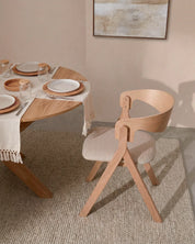 Silla comedor tapizada acolchada madera caucho Margot vista frontal Venhoouse