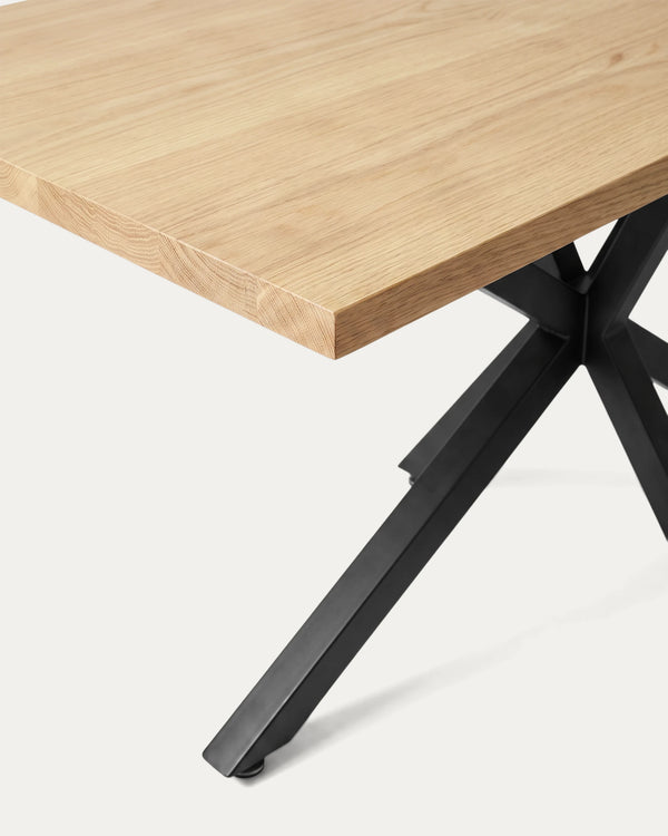 Detalle cubierta chapa madera natural mesa Argo rectangular comedor Venhoouse Chile