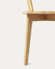 Detalle patas torneadas madera silla Fresno comedor natural estructura Venhoouse Chile
