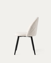 Silla Sora comedor tapizada felpa beige perfil lateral patas metal negro Venhoouse Chile