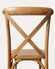 Detalle respaldo cruz trasera silla Crossback armable polipropileno madera Venhoouse Chile