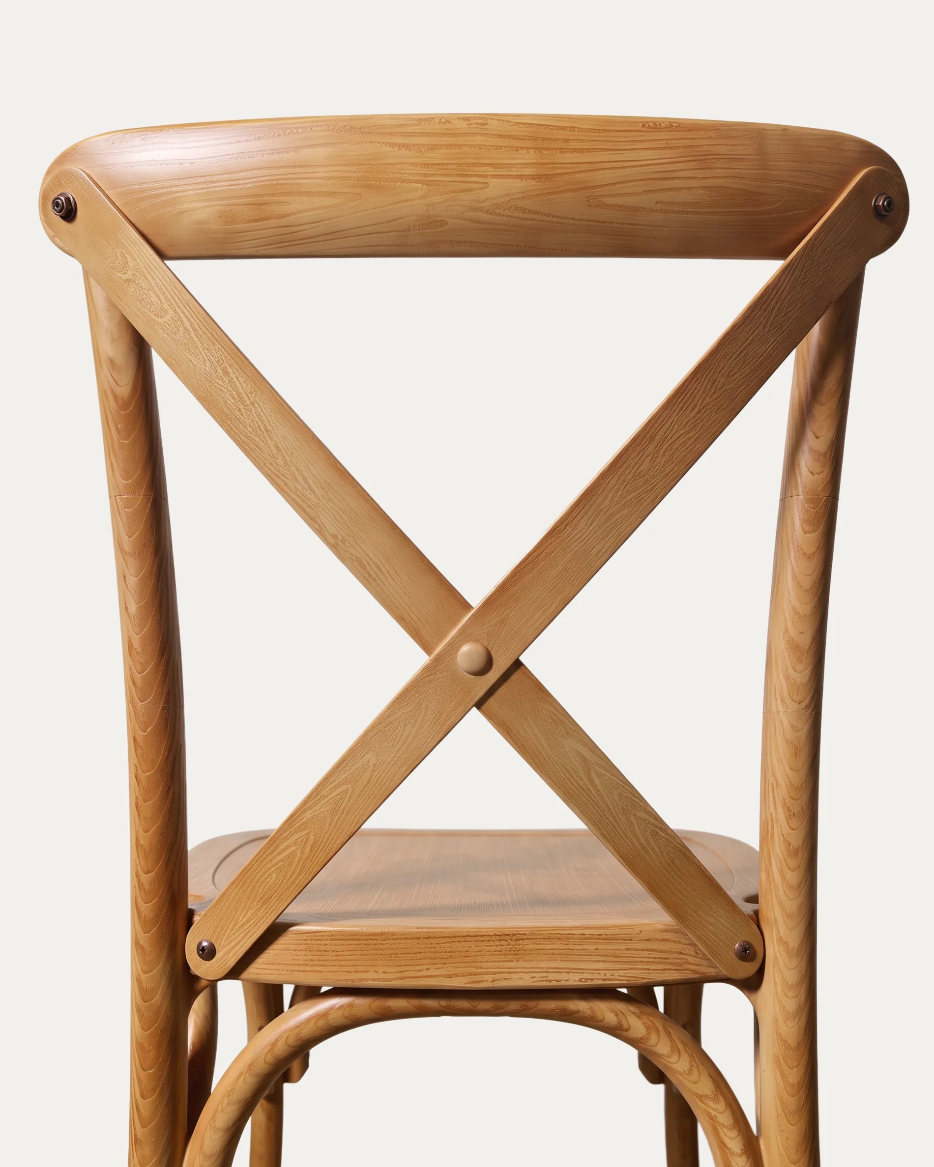 Detalle respaldo cruz trasera silla Crossback armable polipropileno madera Venhoouse Chile