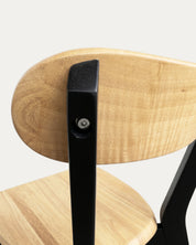 Detalle respaldo trasero madera silla Fresno comedor negra estructura Venhoouse Chile