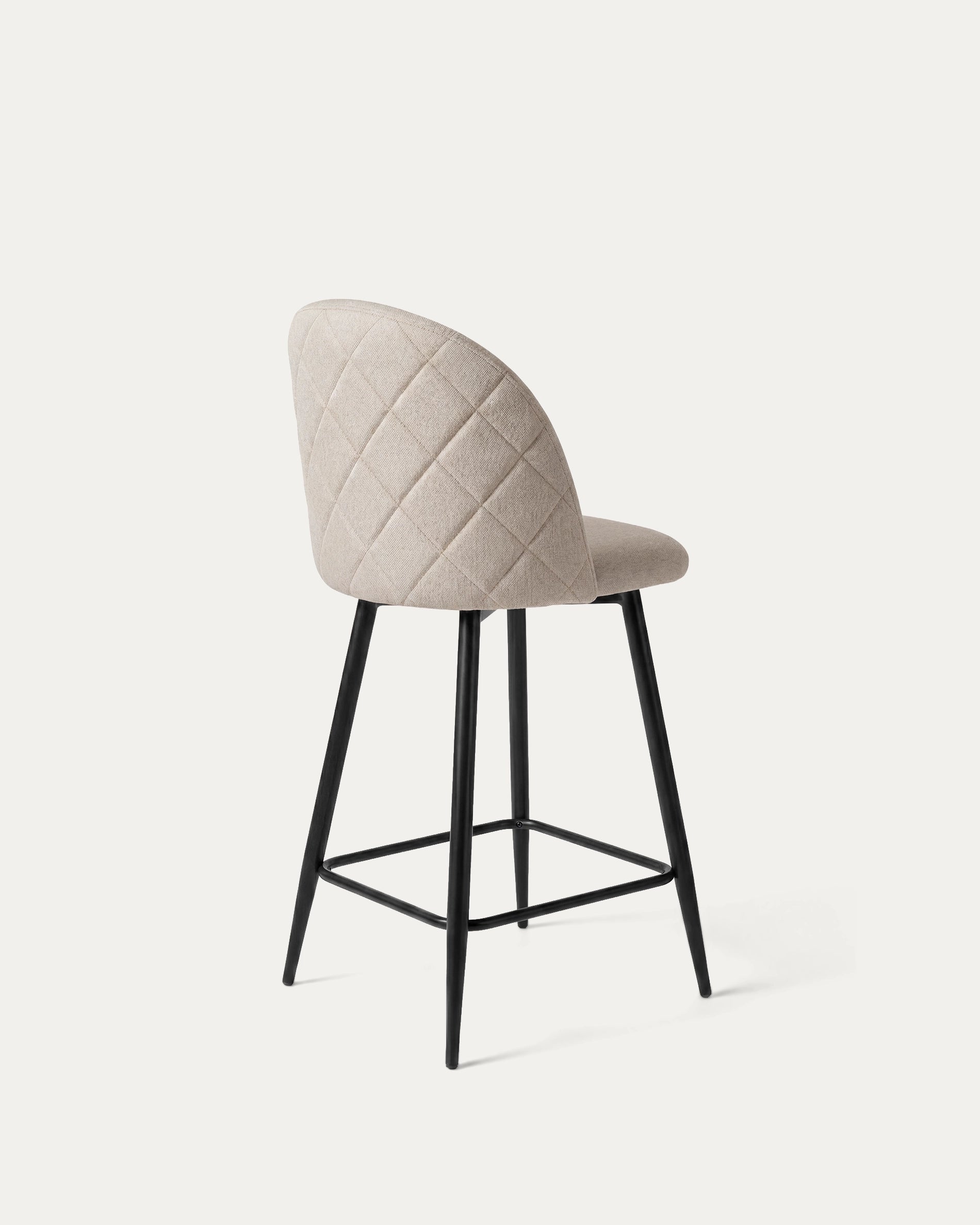 Taburete bar Sora beige arena posterior diagonal respaldo lino Venhoouse Chile